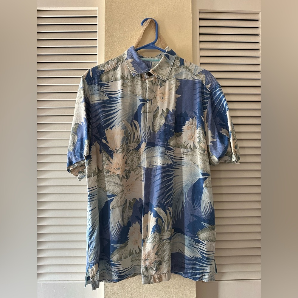 Tommy Bahama Button Up Hawaiian Shirt
